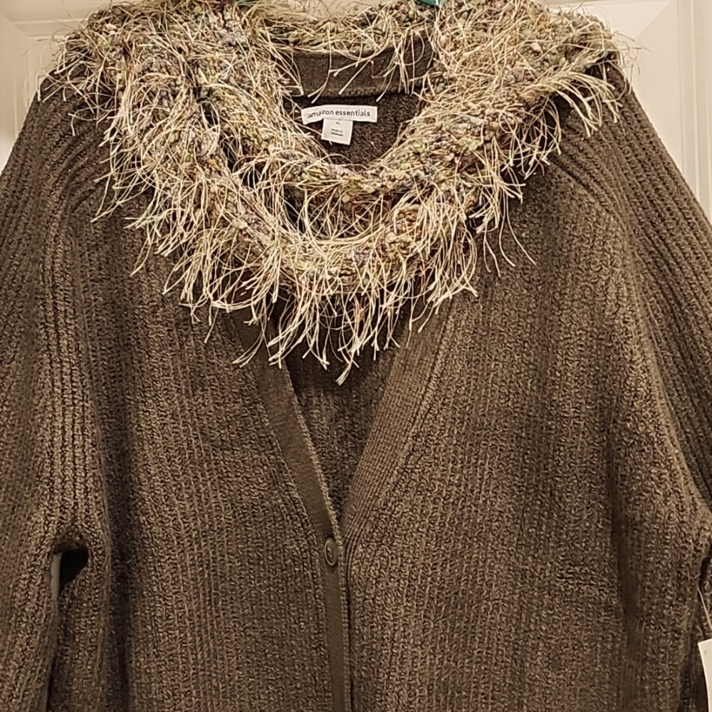 NEW Amazon Essentals soft touch olive cardigan NEW - Picture 3 of 7